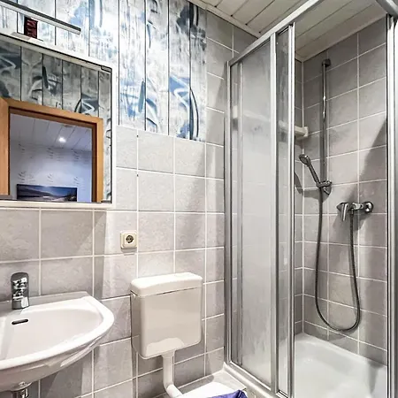 Koelpinseeusedom شقة